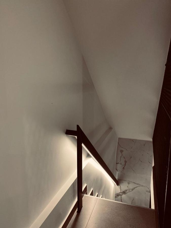 Small Meisonette Near The Metro Vipgreece Athena Bagian luar foto