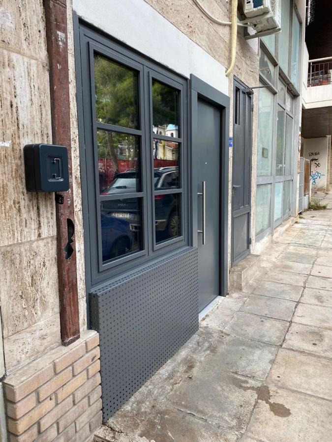 Small Meisonette Near The Metro Vipgreece Athena Bagian luar foto