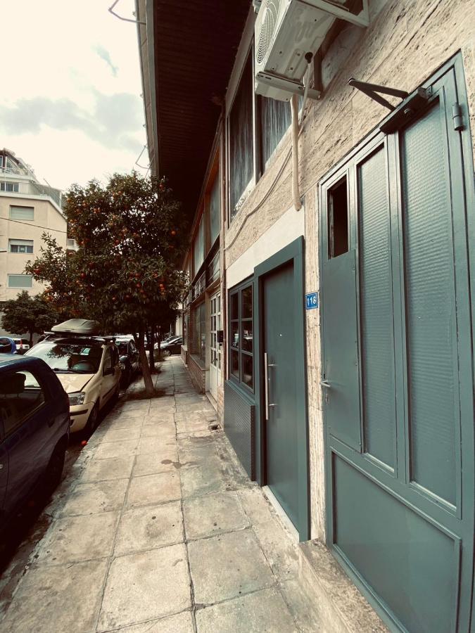 Small Meisonette Near The Metro Vipgreece Athena Bagian luar foto